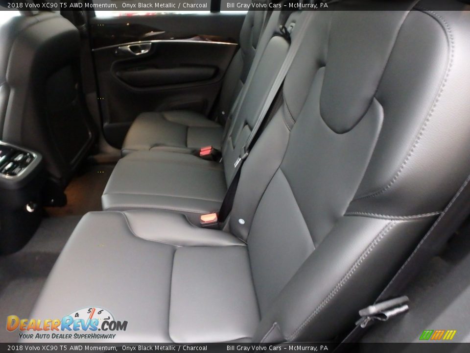 2018 Volvo XC90 T5 AWD Momentum Onyx Black Metallic / Charcoal Photo #8
