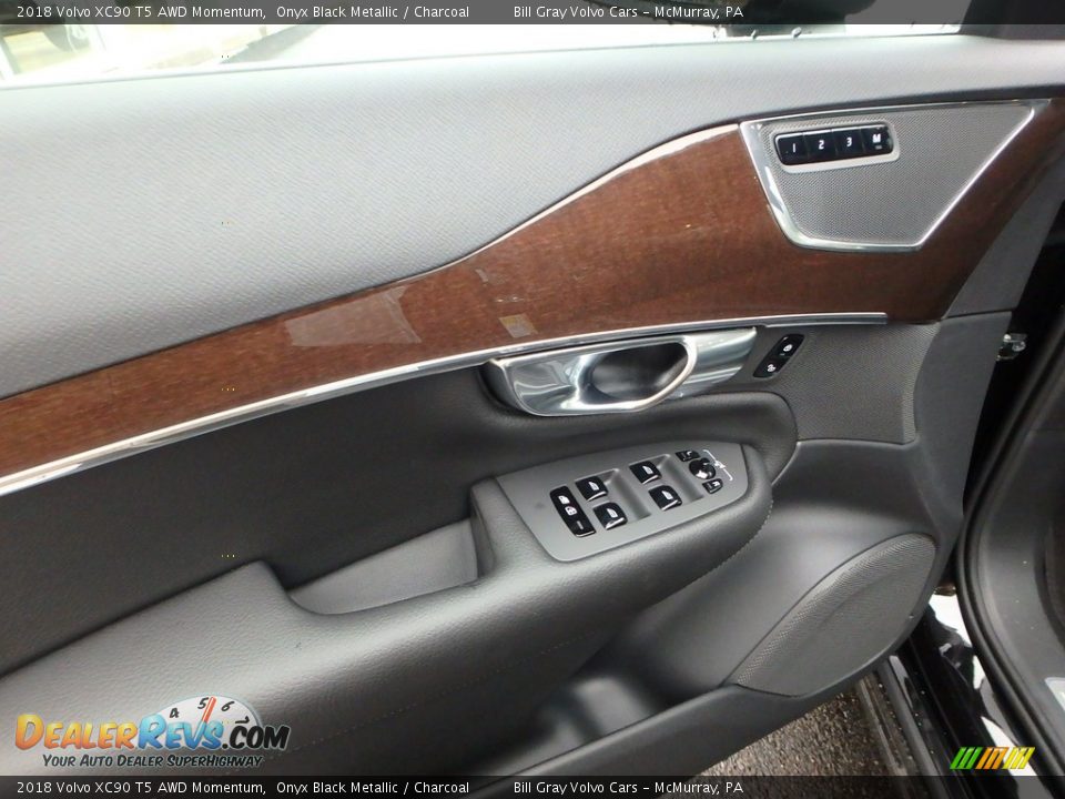 2018 Volvo XC90 T5 AWD Momentum Onyx Black Metallic / Charcoal Photo #11