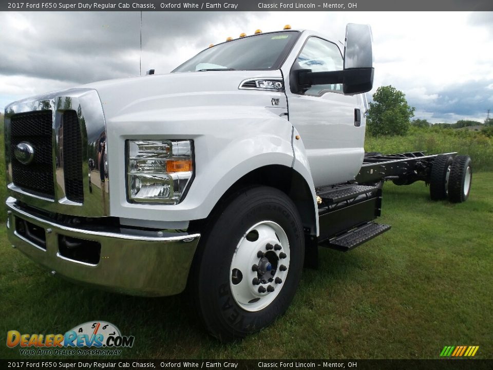 2017 Ford F650 Super Duty Regular Cab Chassis Oxford White / Earth Gray Photo #1
