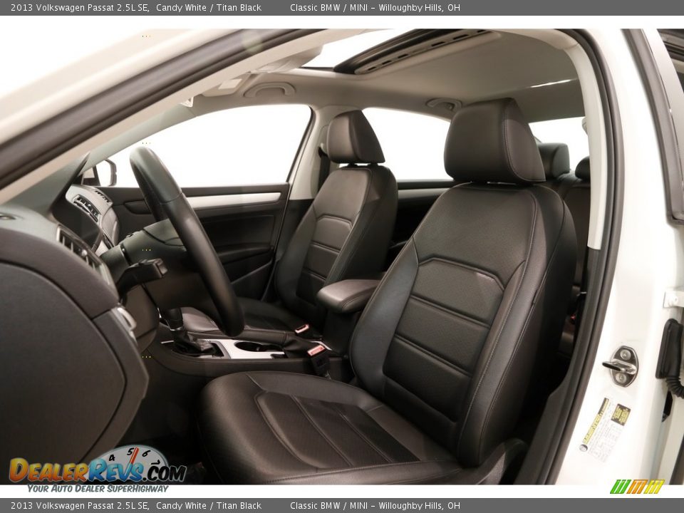 2013 Volkswagen Passat 2.5L SE Candy White / Titan Black Photo #5