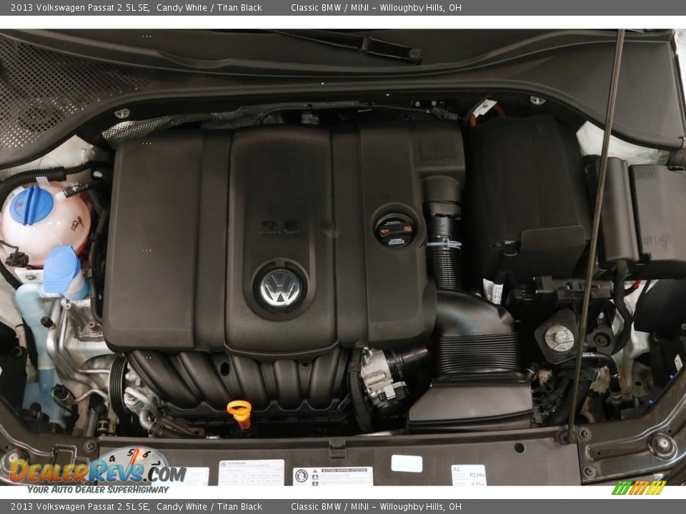 2013 Volkswagen Passat 2.5L SE Candy White / Titan Black Photo #18