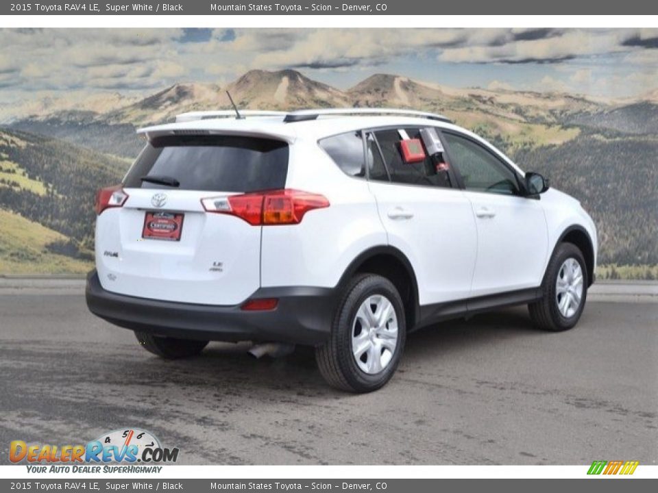 2015 Toyota RAV4 LE Super White / Black Photo #3