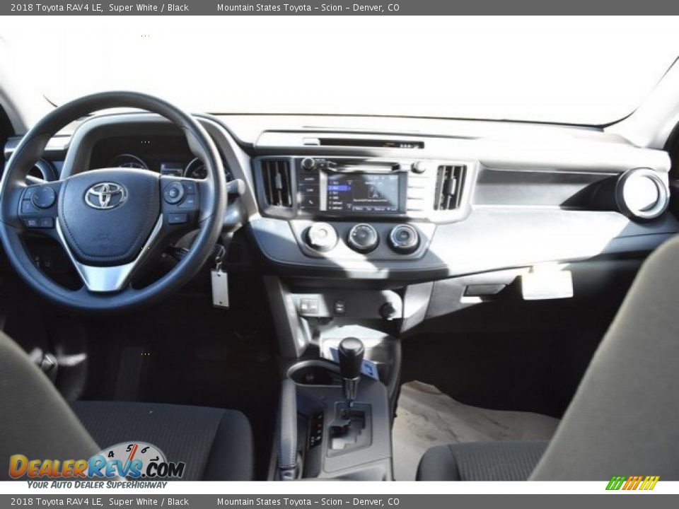 2018 Toyota RAV4 LE Super White / Black Photo #8