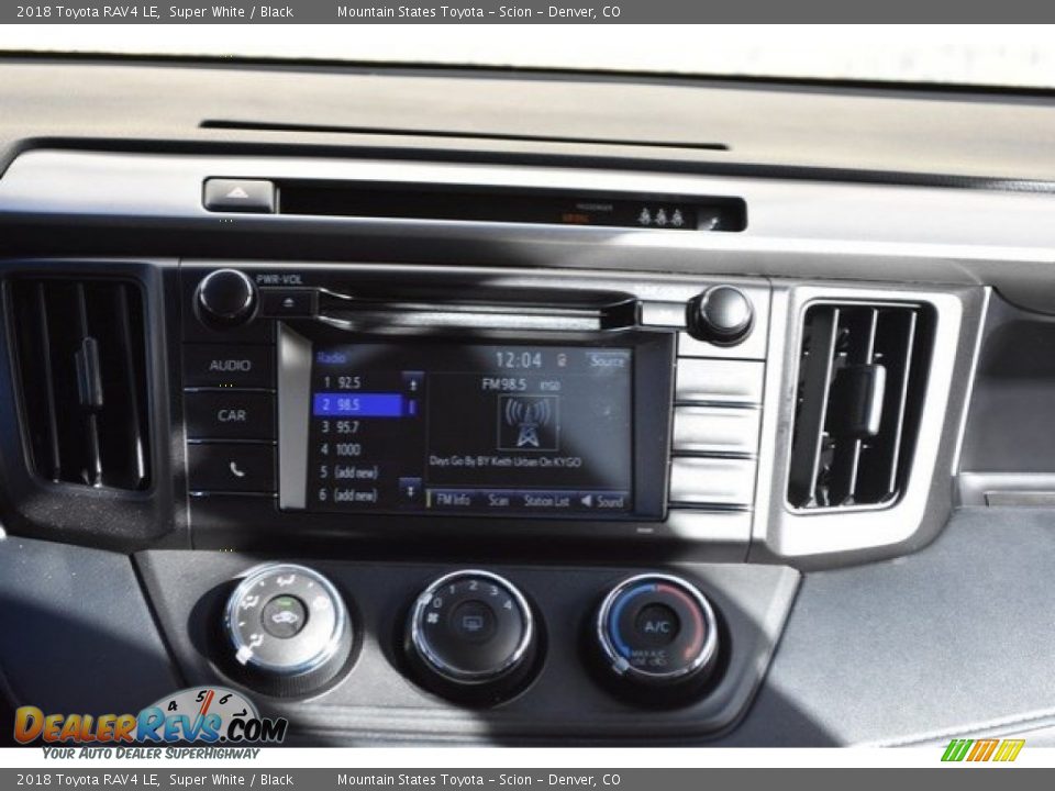 2018 Toyota RAV4 LE Super White / Black Photo #9