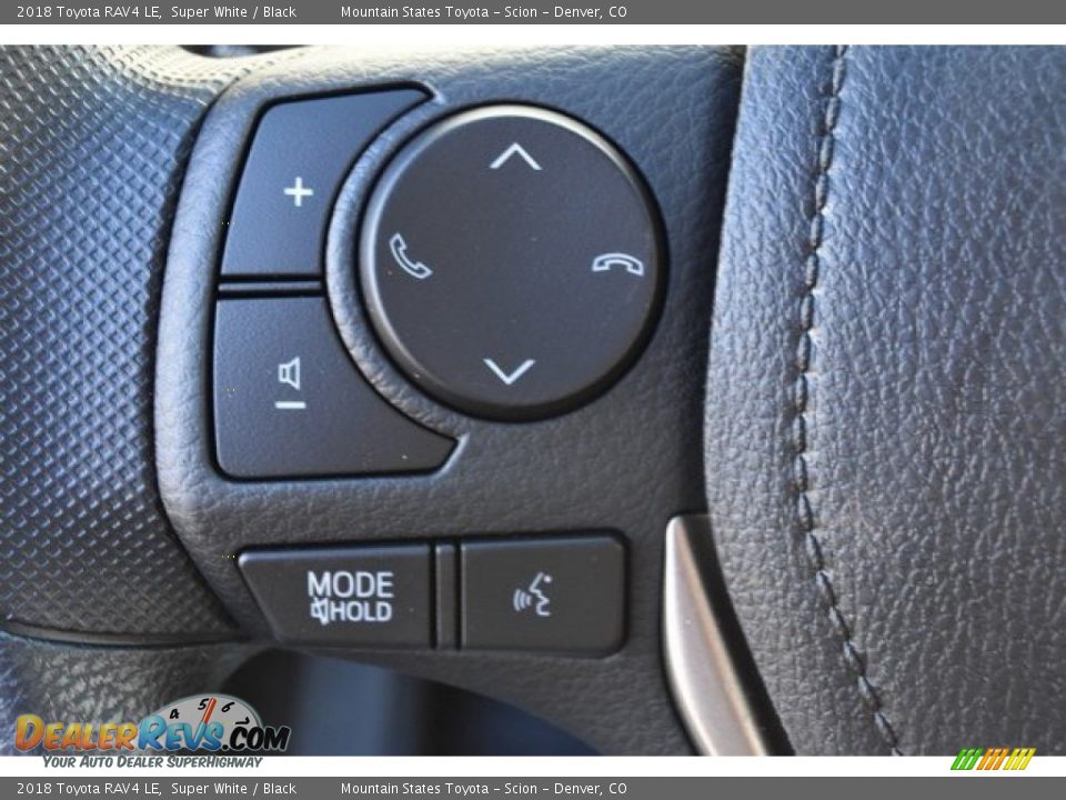 2018 Toyota RAV4 LE Super White / Black Photo #26