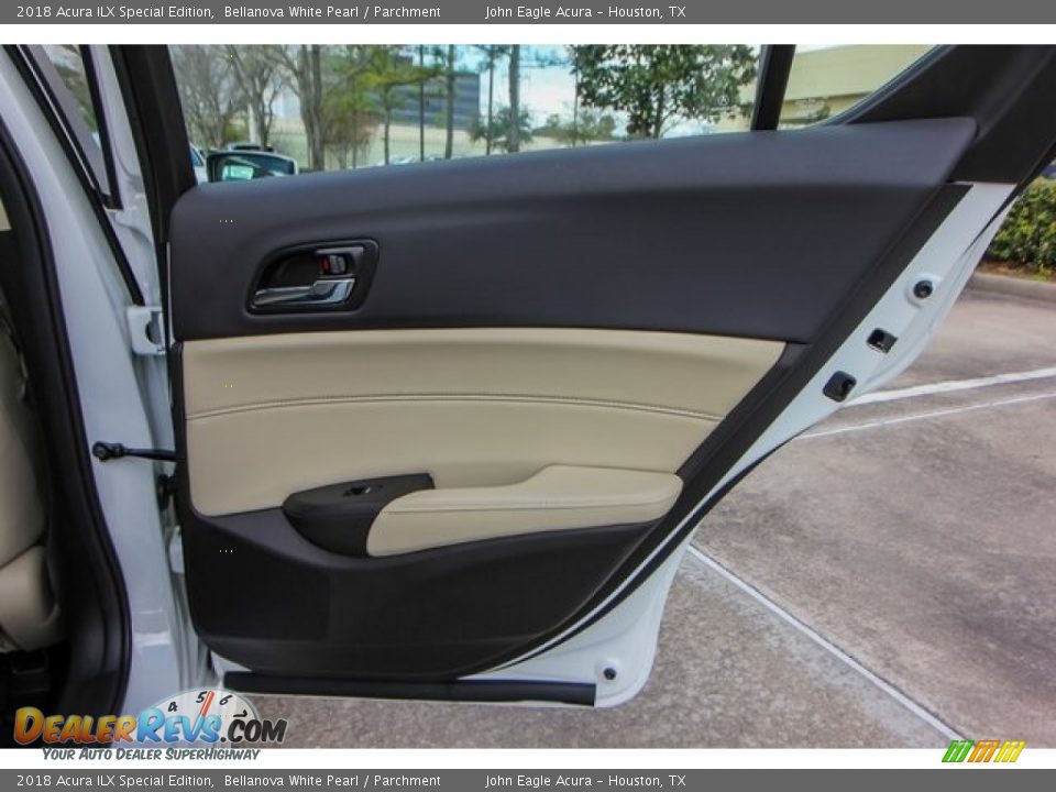 Door Panel of 2018 Acura ILX Special Edition Photo #20