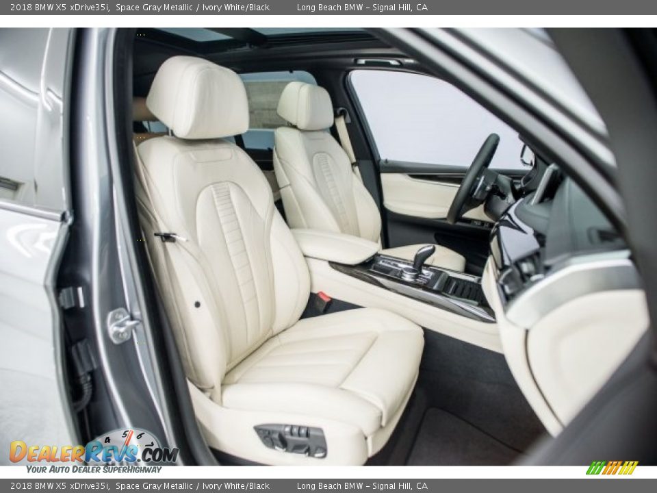 2018 BMW X5 xDrive35i Space Gray Metallic / Ivory White/Black Photo #2