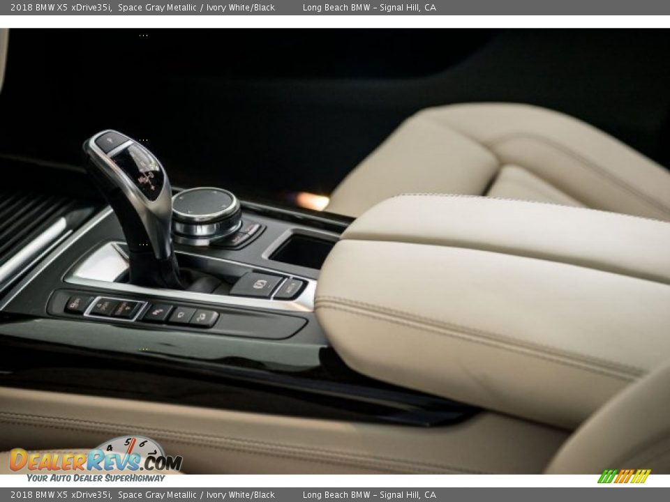 2018 BMW X5 xDrive35i Space Gray Metallic / Ivory White/Black Photo #7