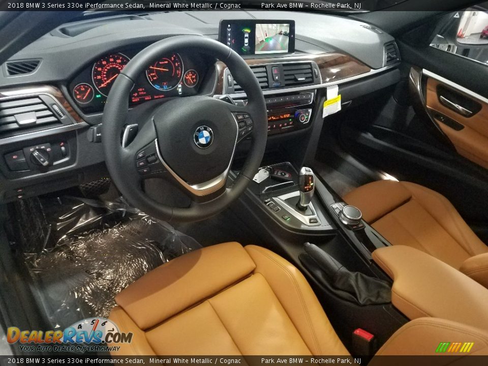 2018 BMW 3 Series 330e iPerformance Sedan Mineral White Metallic / Cognac Photo #14