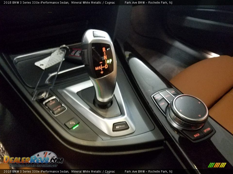 2018 BMW 3 Series 330e iPerformance Sedan Mineral White Metallic / Cognac Photo #17