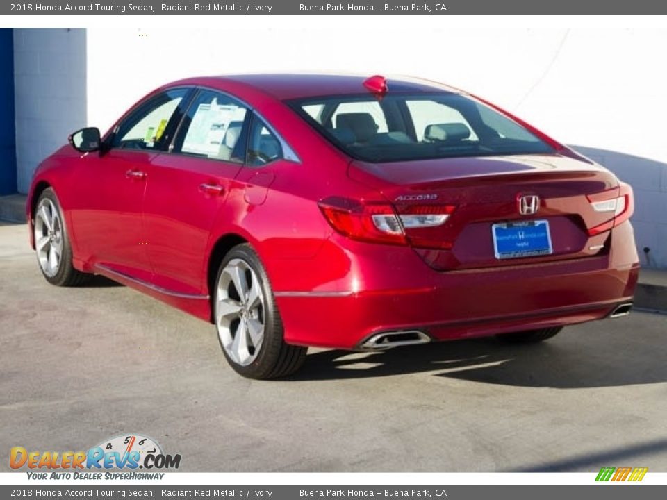 2018 Honda Accord Touring Sedan Radiant Red Metallic / Ivory Photo #2