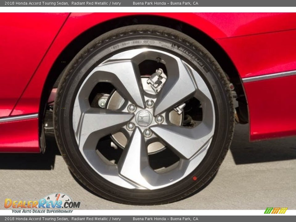 2018 Honda Accord Touring Sedan Radiant Red Metallic / Ivory Photo #13