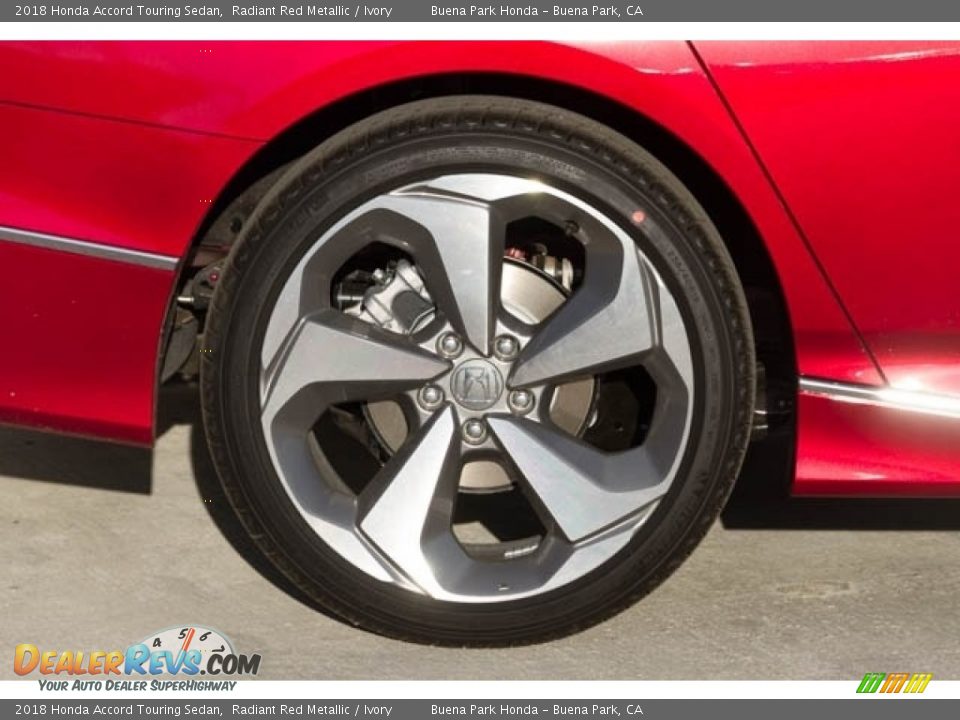 2018 Honda Accord Touring Sedan Radiant Red Metallic / Ivory Photo #14