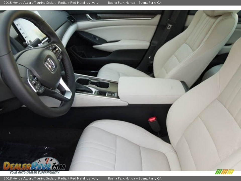 2018 Honda Accord Touring Sedan Radiant Red Metallic / Ivory Photo #17