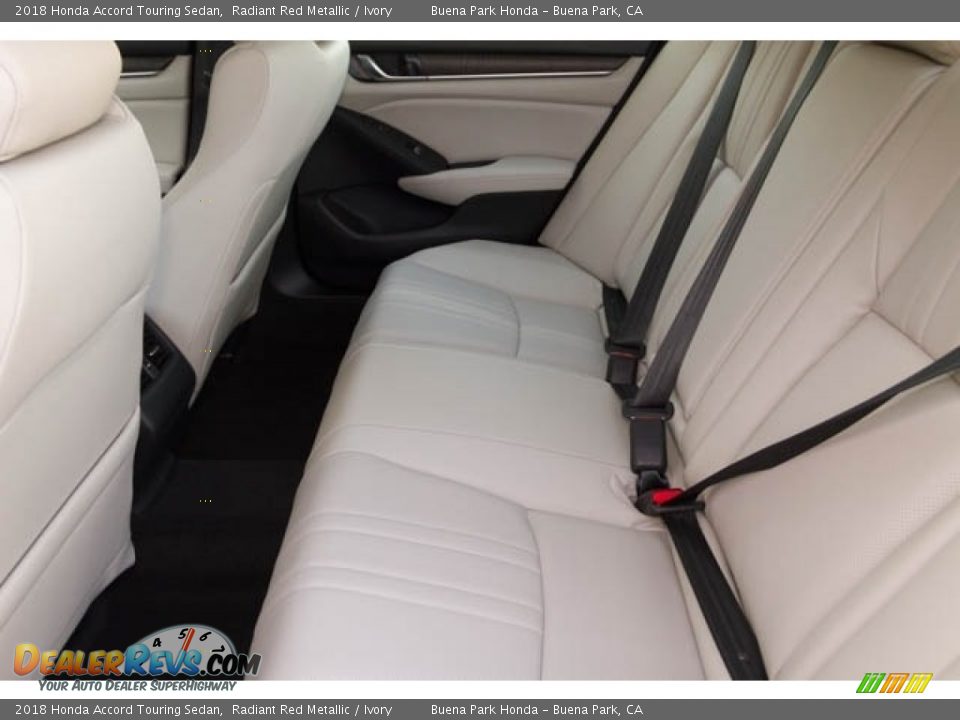2018 Honda Accord Touring Sedan Radiant Red Metallic / Ivory Photo #18