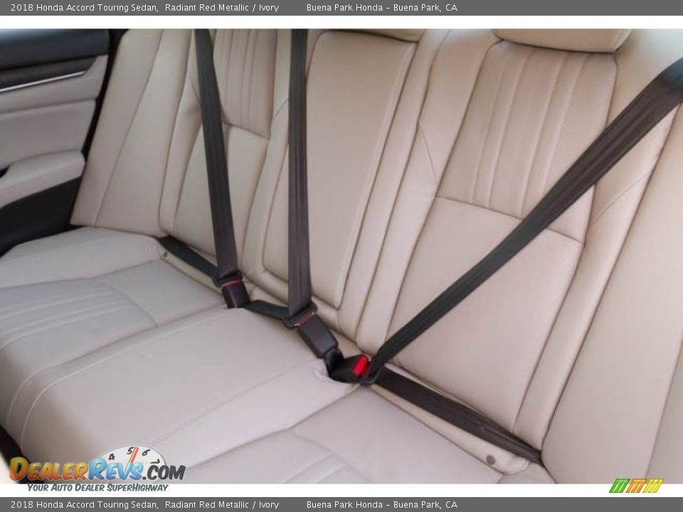 2018 Honda Accord Touring Sedan Radiant Red Metallic / Ivory Photo #28