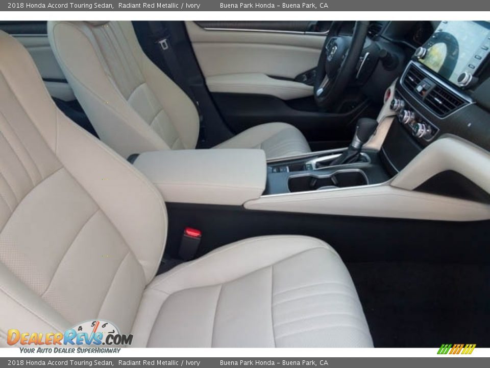 2018 Honda Accord Touring Sedan Radiant Red Metallic / Ivory Photo #34