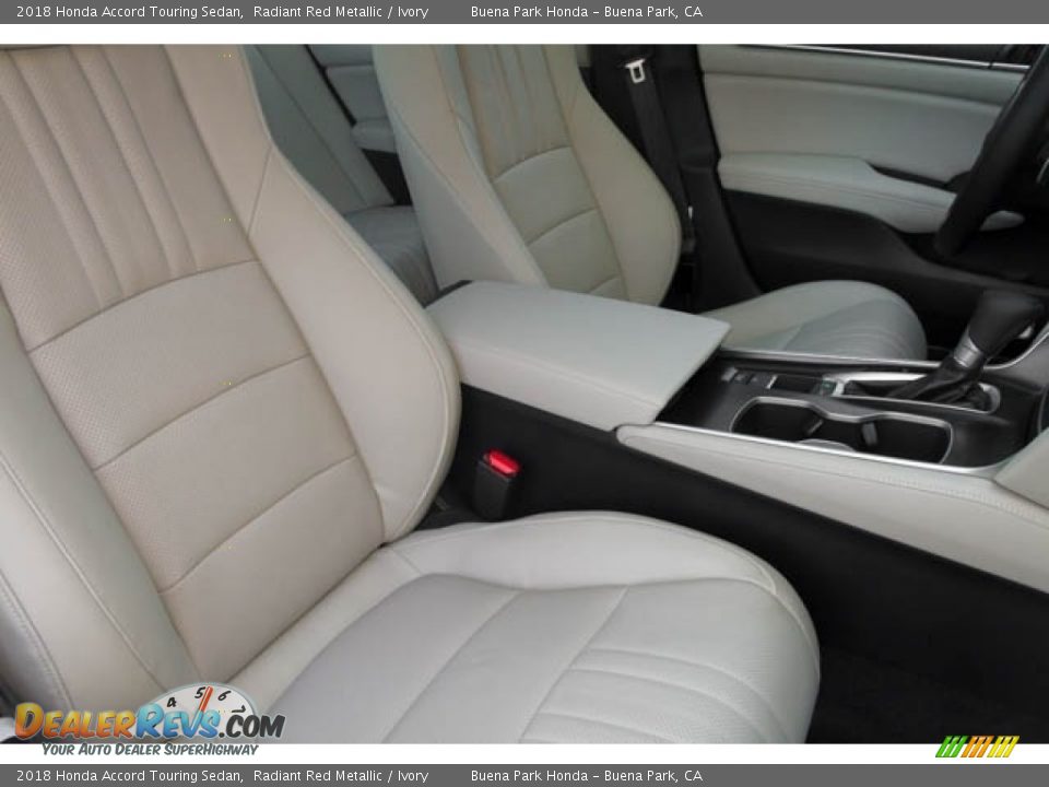 2018 Honda Accord Touring Sedan Radiant Red Metallic / Ivory Photo #35