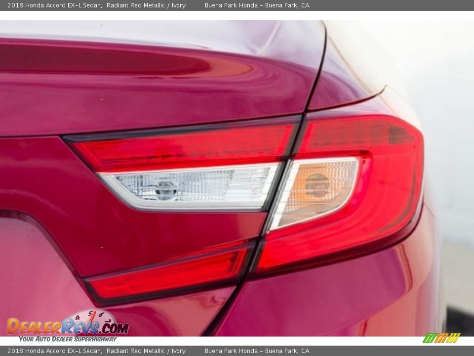 2018 Honda Accord EX-L Sedan Radiant Red Metallic / Ivory Photo #8