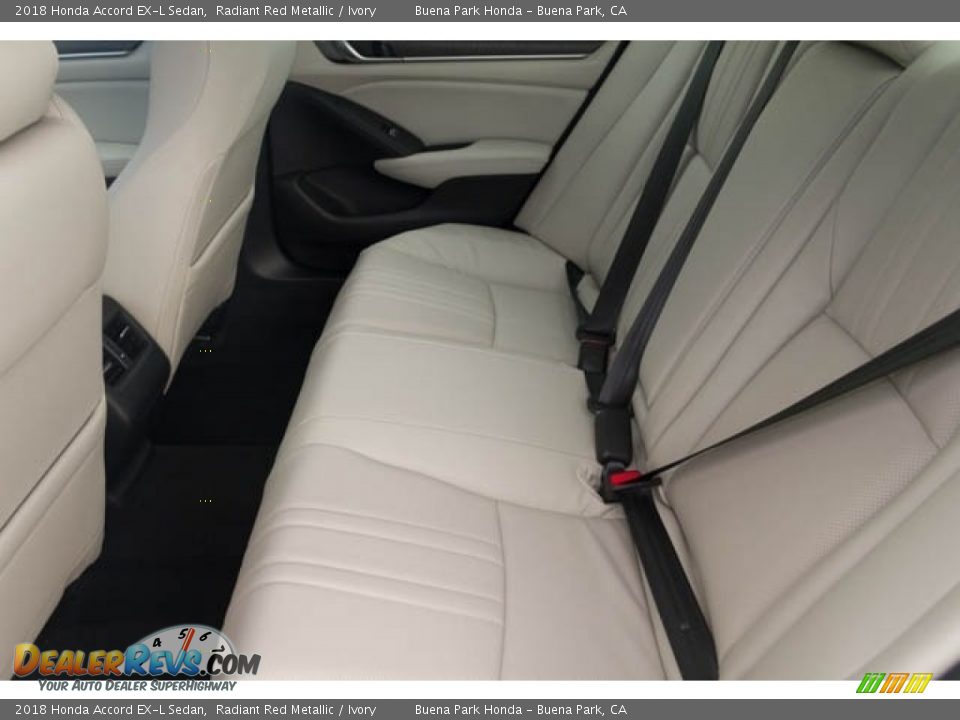 2018 Honda Accord EX-L Sedan Radiant Red Metallic / Ivory Photo #22