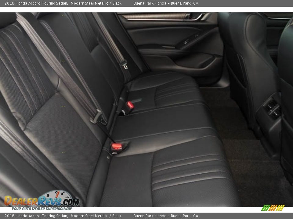 2018 Honda Accord Touring Sedan Modern Steel Metallic / Black Photo #32