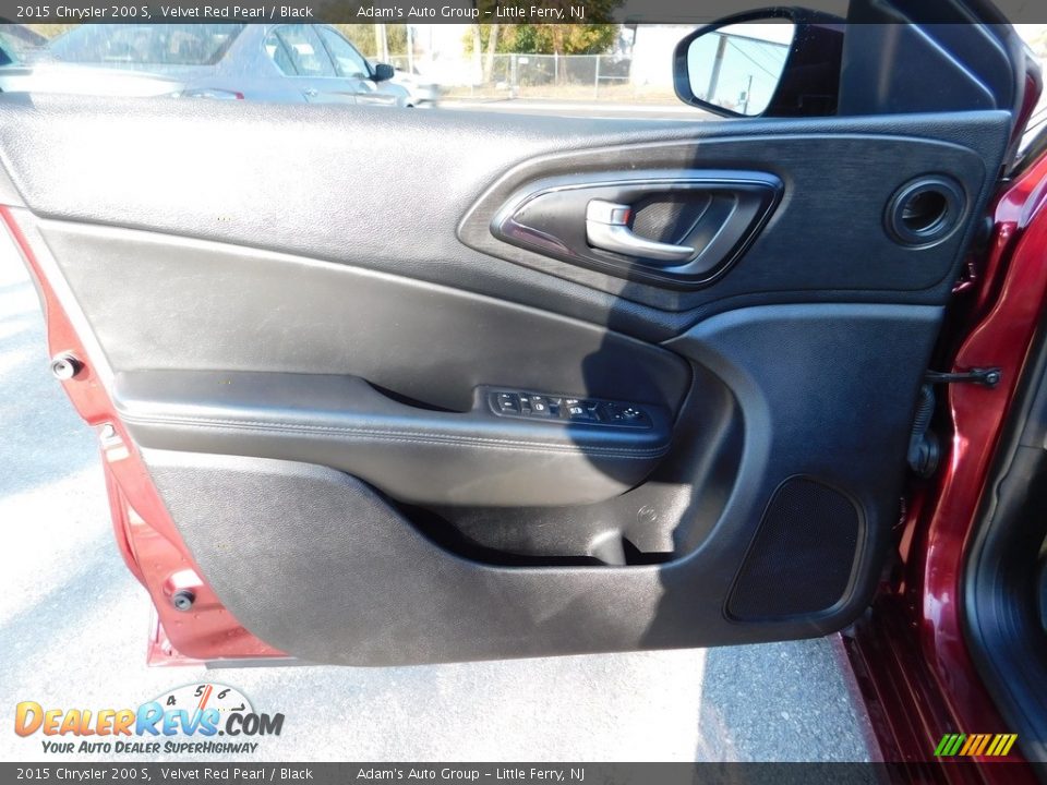 2015 Chrysler 200 S Velvet Red Pearl / Black Photo #9
