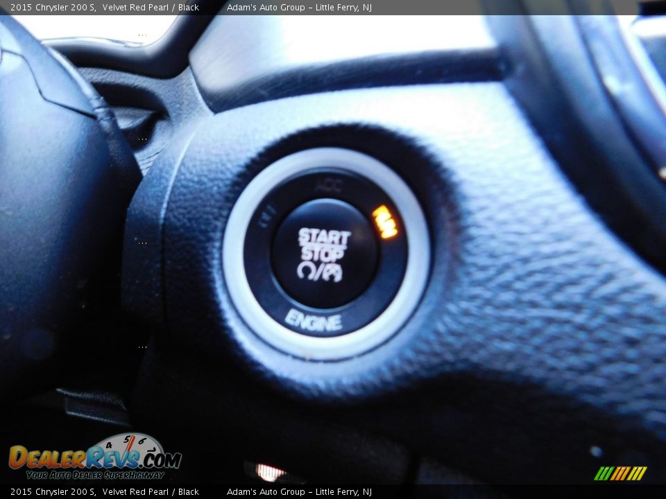 2015 Chrysler 200 S Velvet Red Pearl / Black Photo #18