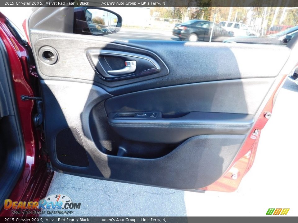 2015 Chrysler 200 S Velvet Red Pearl / Black Photo #26