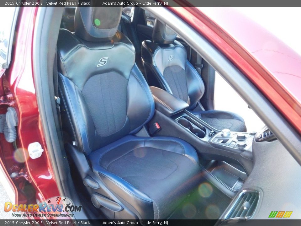2015 Chrysler 200 S Velvet Red Pearl / Black Photo #28
