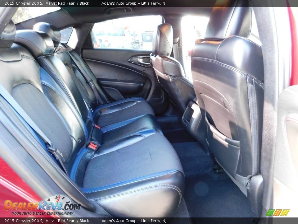 2015 Chrysler 200 S Velvet Red Pearl / Black Photo #31