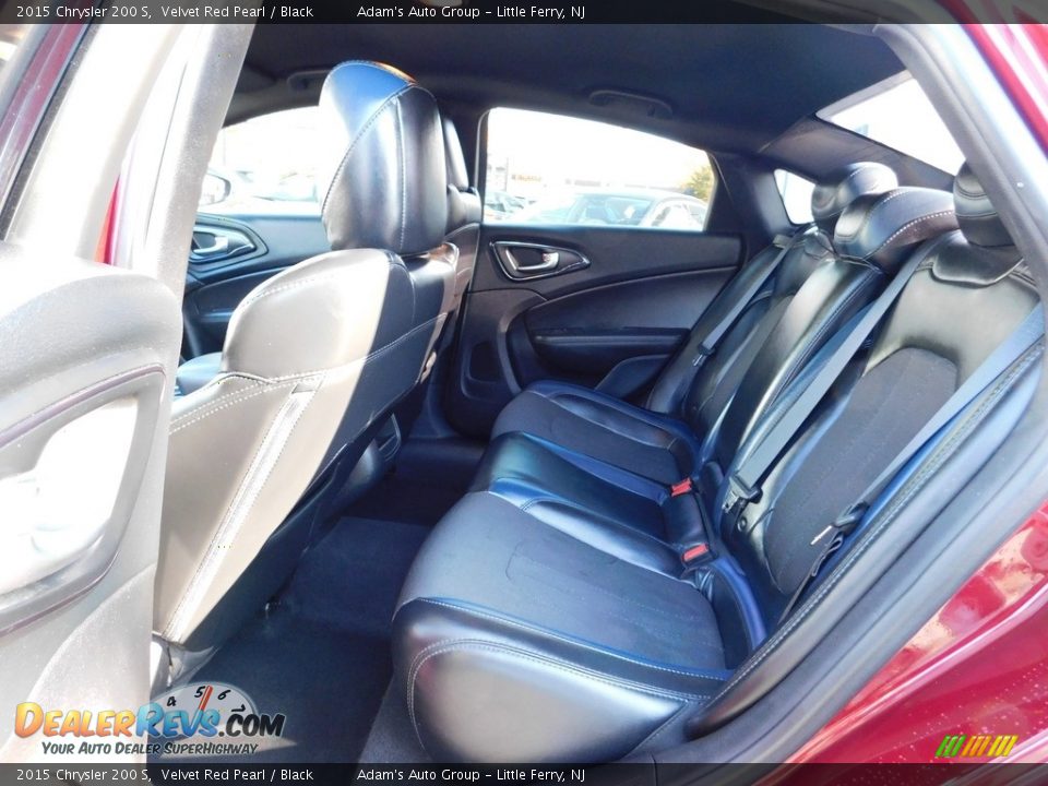 2015 Chrysler 200 S Velvet Red Pearl / Black Photo #34
