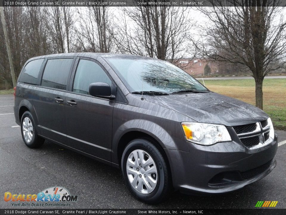 2018 Dodge Grand Caravan SE Granite Pearl / Black/Light Graystone Photo #4