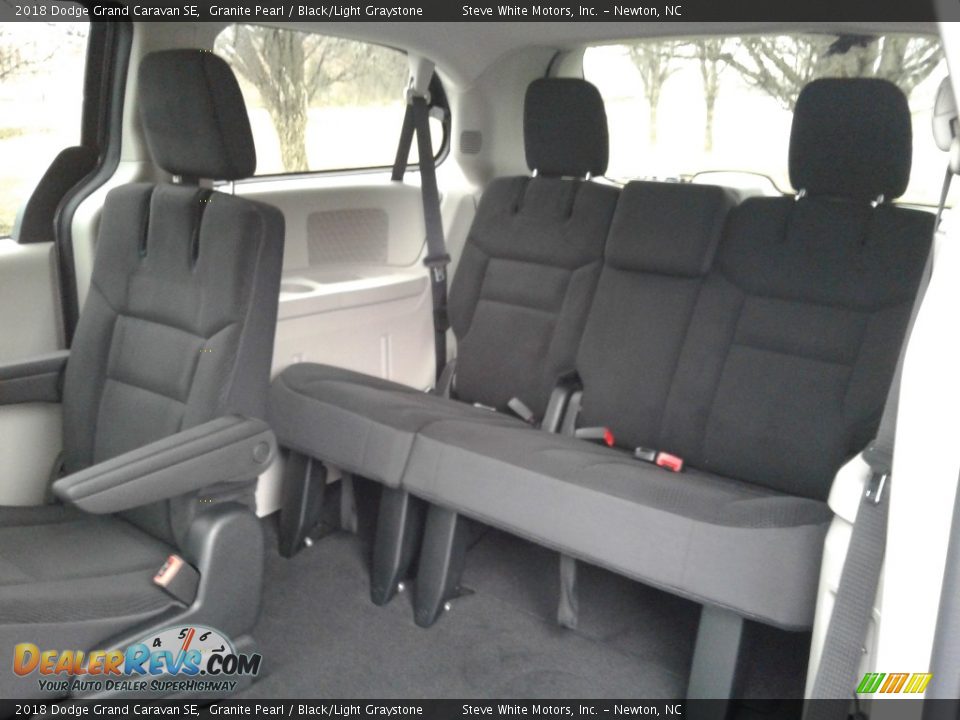 2018 Dodge Grand Caravan SE Granite Pearl / Black/Light Graystone Photo #12