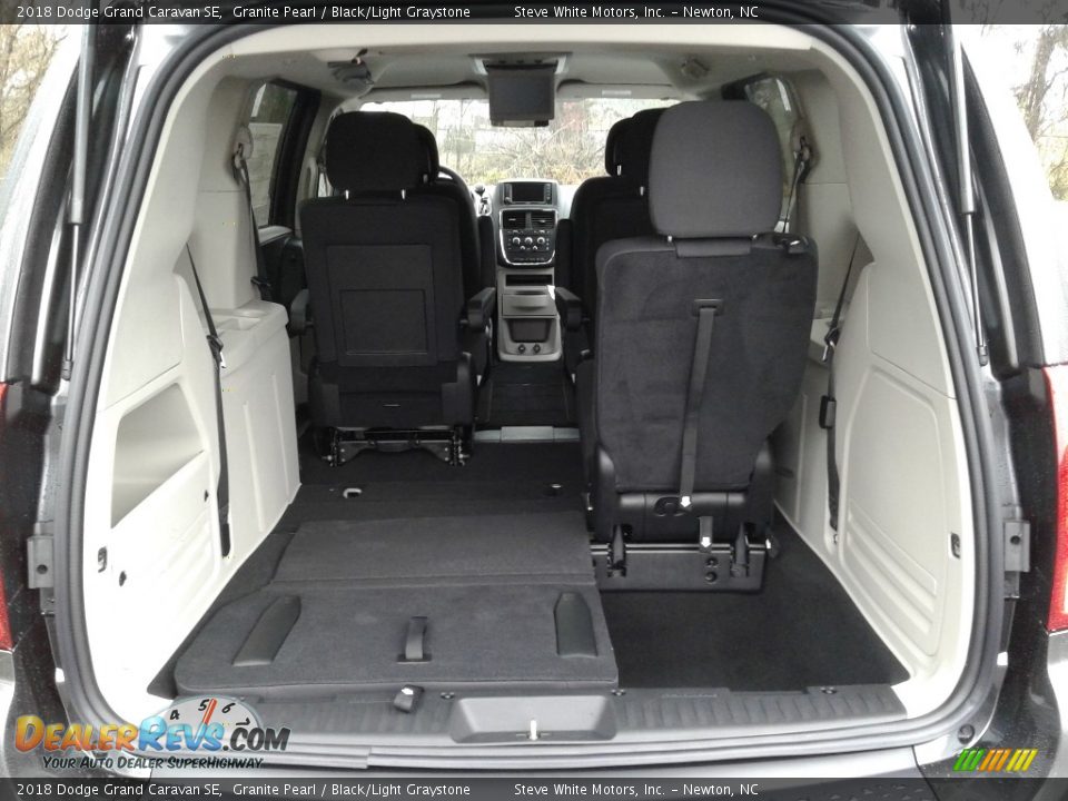 2018 Dodge Grand Caravan SE Granite Pearl / Black/Light Graystone Photo #14