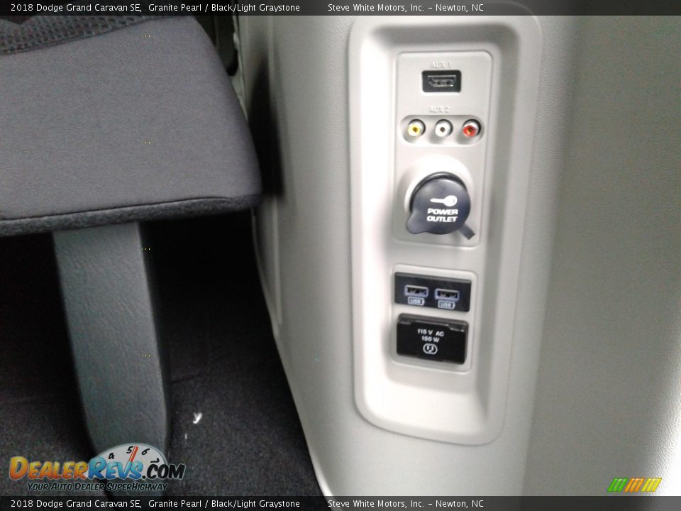 2018 Dodge Grand Caravan SE Granite Pearl / Black/Light Graystone Photo #28