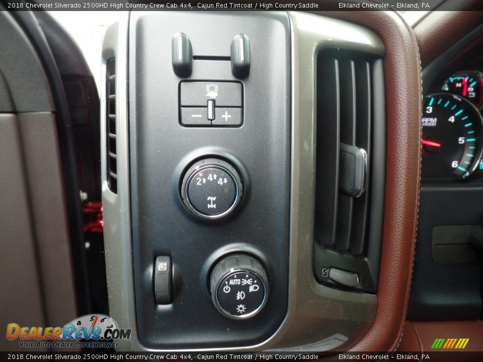 Controls of 2018 Chevrolet Silverado 2500HD High Country Crew Cab 4x4 Photo #27