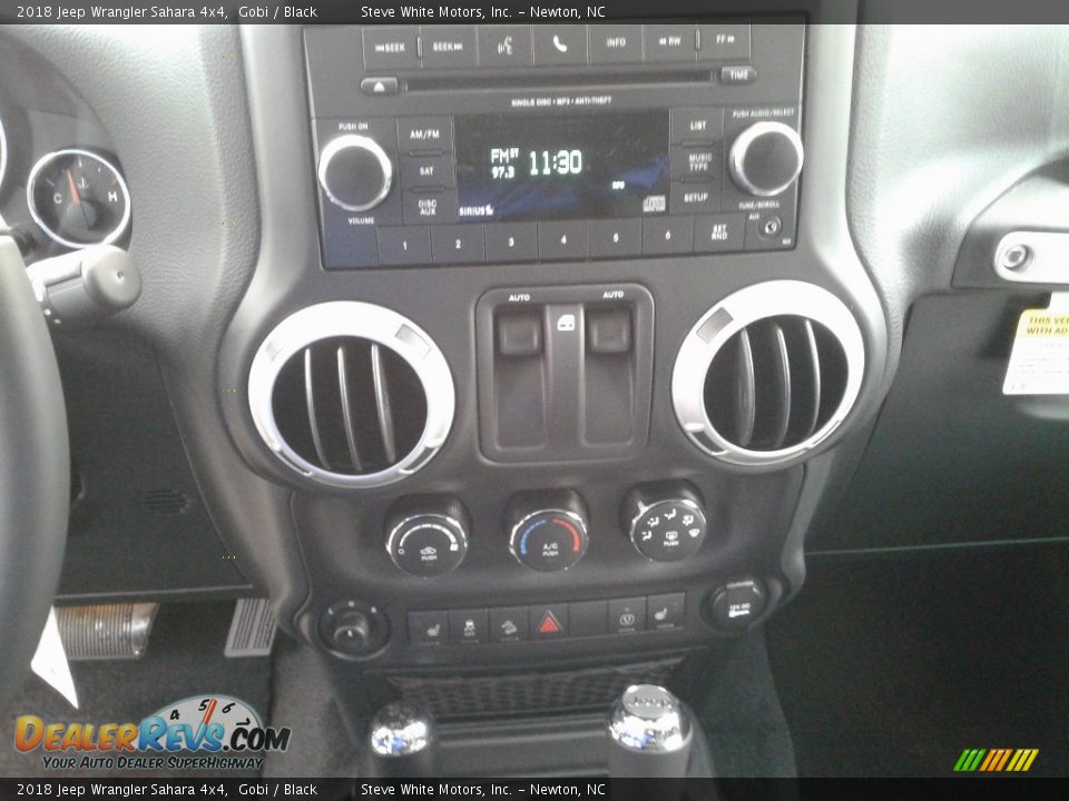 2018 Jeep Wrangler Sahara 4x4 Gobi / Black Photo #19