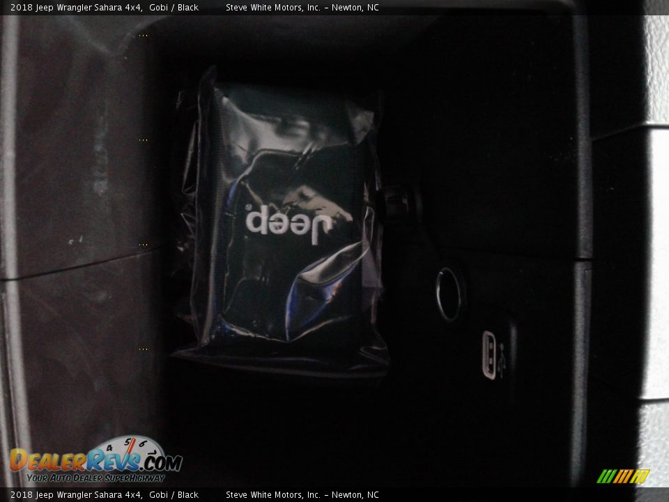 2018 Jeep Wrangler Sahara 4x4 Gobi / Black Photo #22