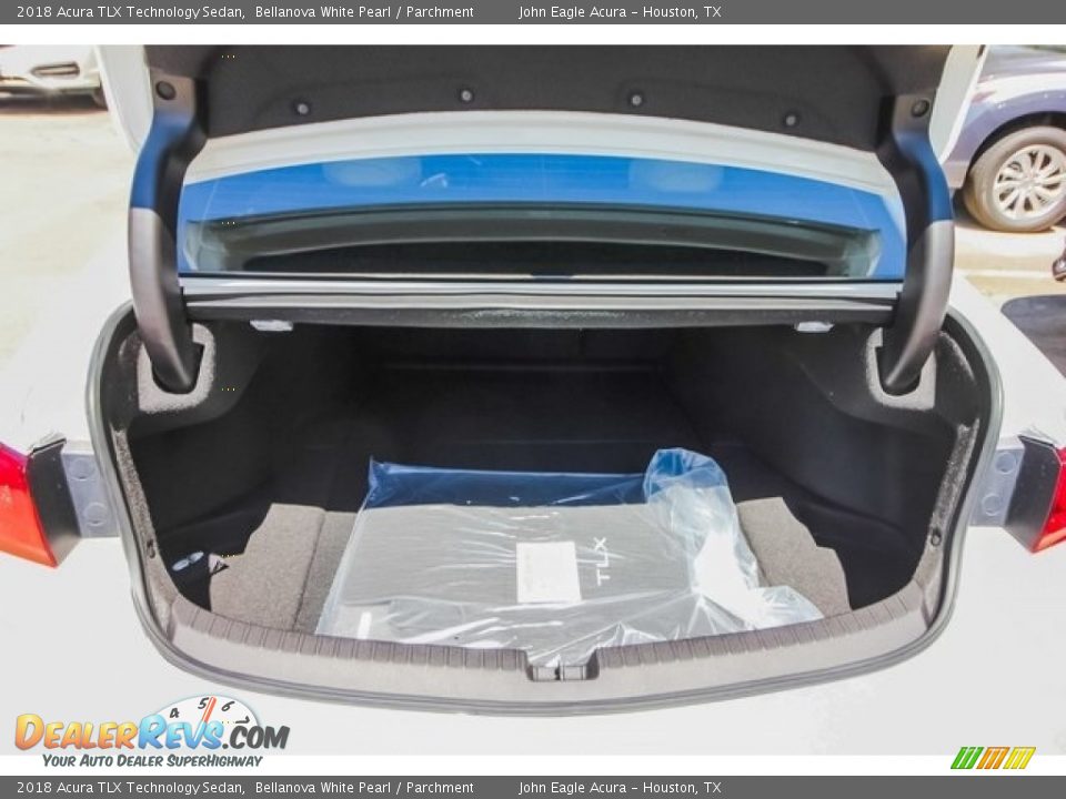 2018 Acura TLX Technology Sedan Bellanova White Pearl / Parchment Photo #18