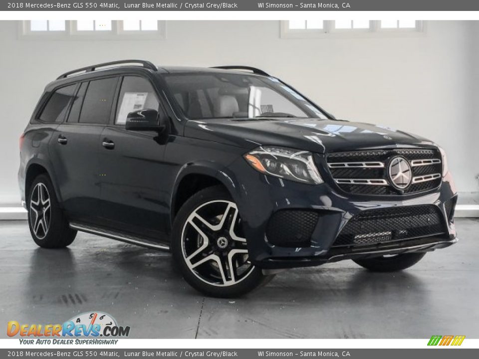 Front 3/4 View of 2018 Mercedes-Benz GLS 550 4Matic Photo #12