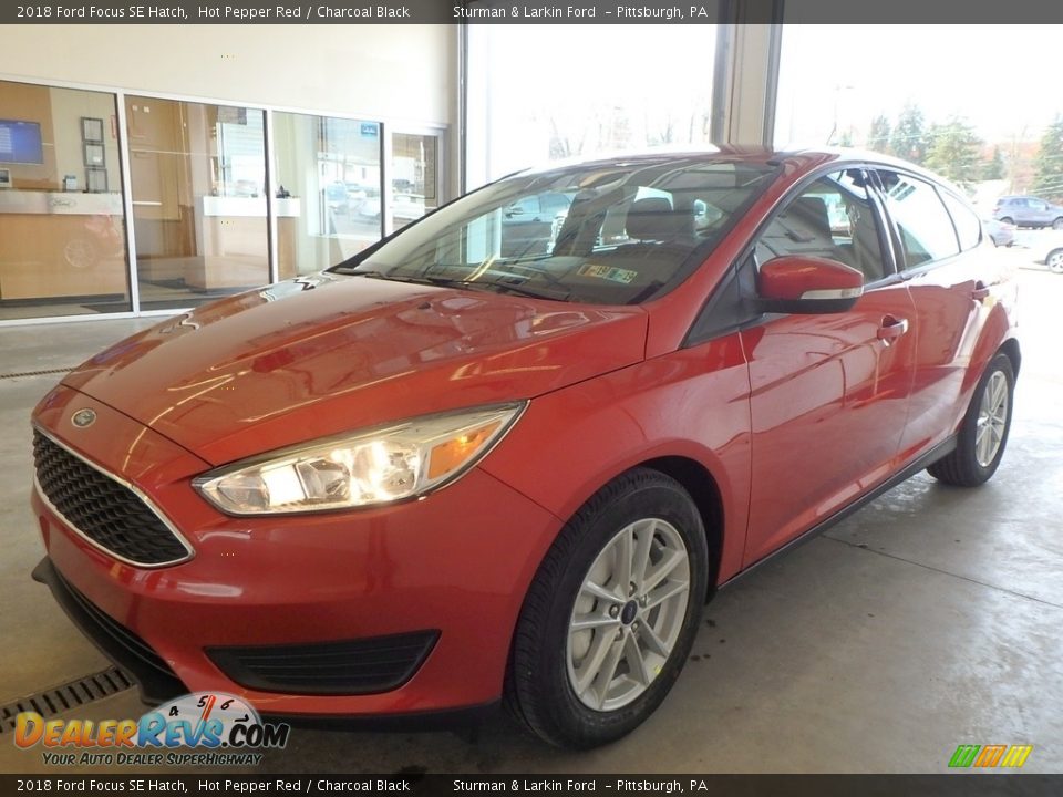 2018 Ford Focus SE Hatch Hot Pepper Red / Charcoal Black Photo #4