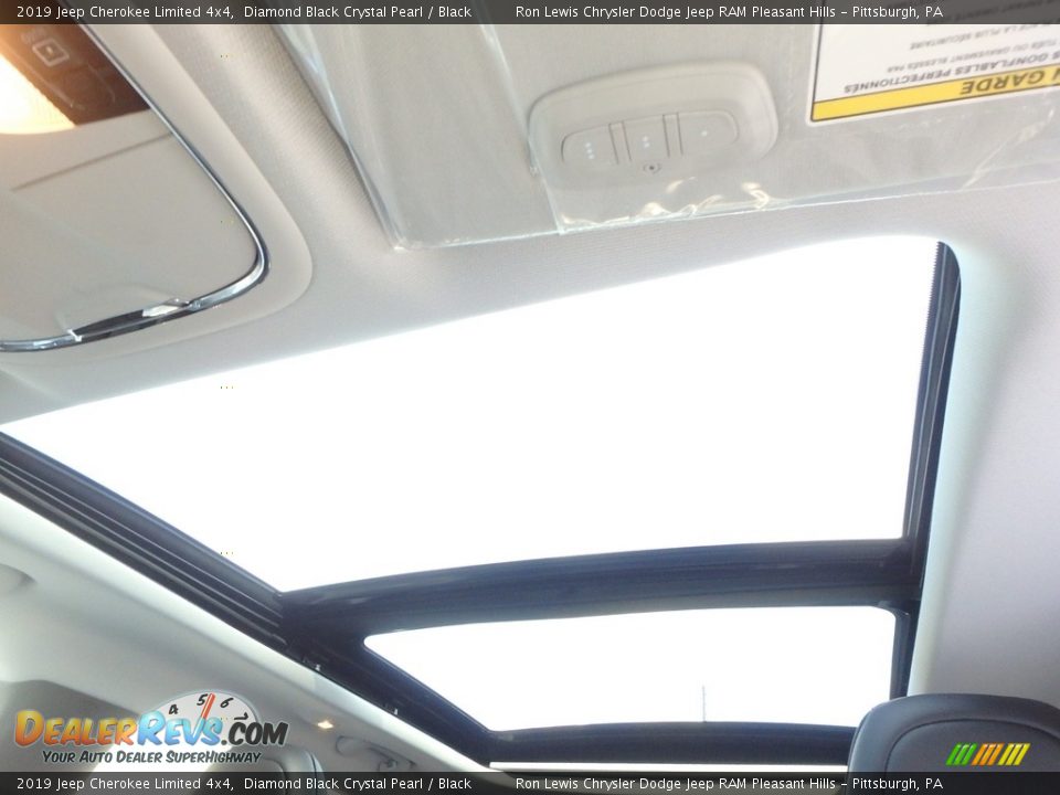 2019 Jeep Cherokee Limited 4x4 Diamond Black Crystal Pearl / Black Photo #16