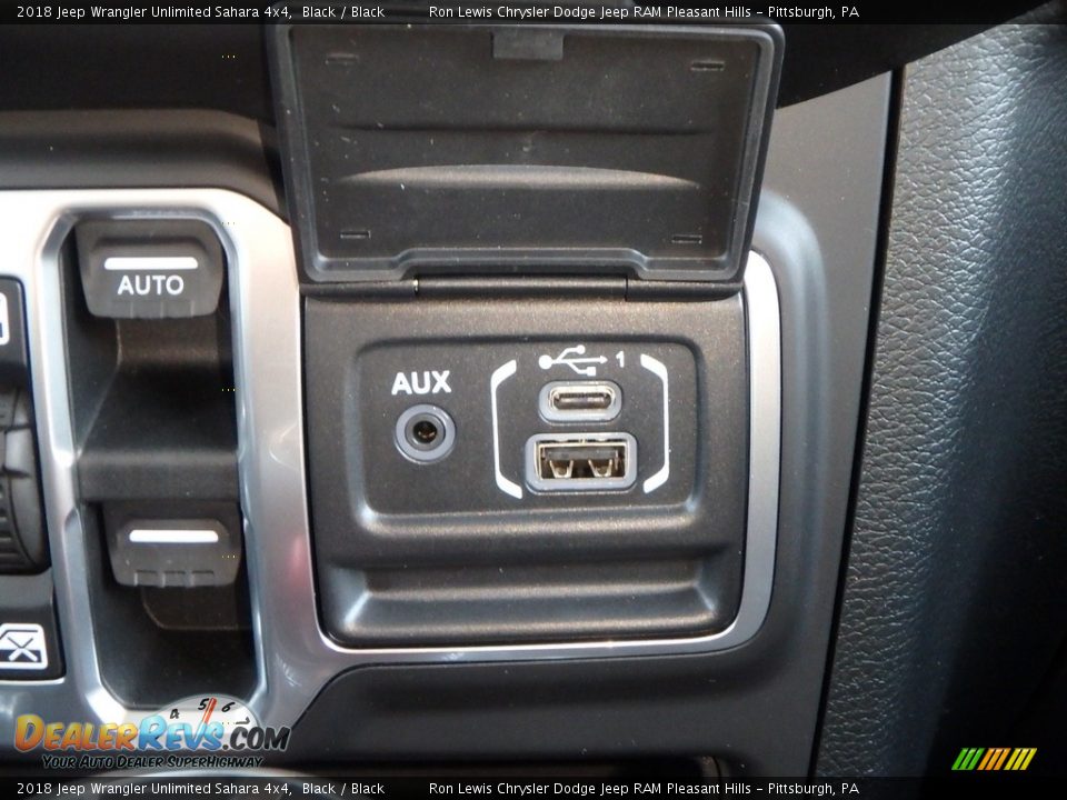 2018 Jeep Wrangler Unlimited Sahara 4x4 Black / Black Photo #17