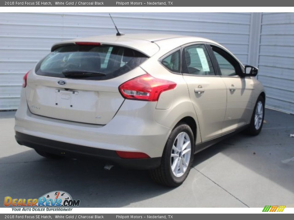 2018 Ford Focus SE Hatch White Gold / Charcoal Black Photo #8
