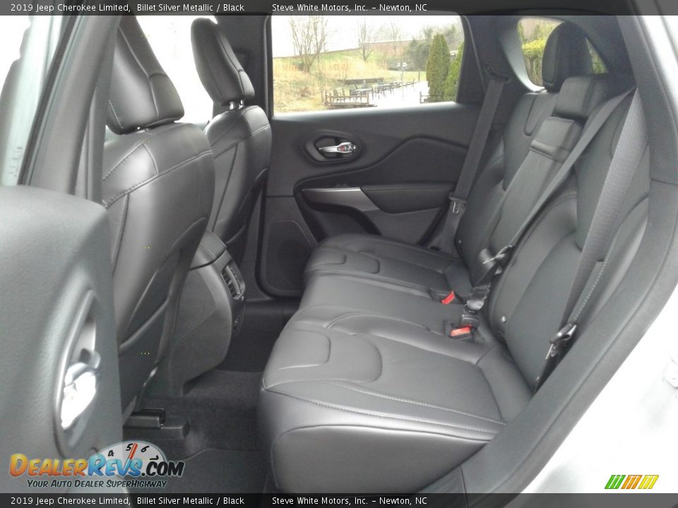 Rear Seat of 2019 Jeep Cherokee Limited Photo #11