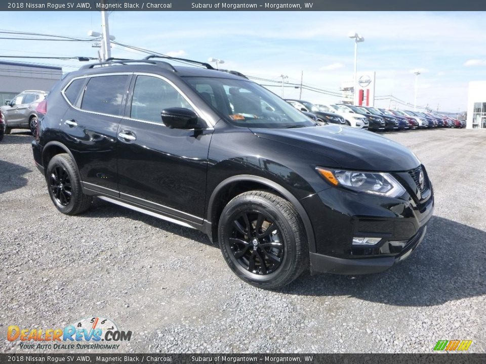 Front 3/4 View of 2018 Nissan Rogue SV AWD Photo #1
