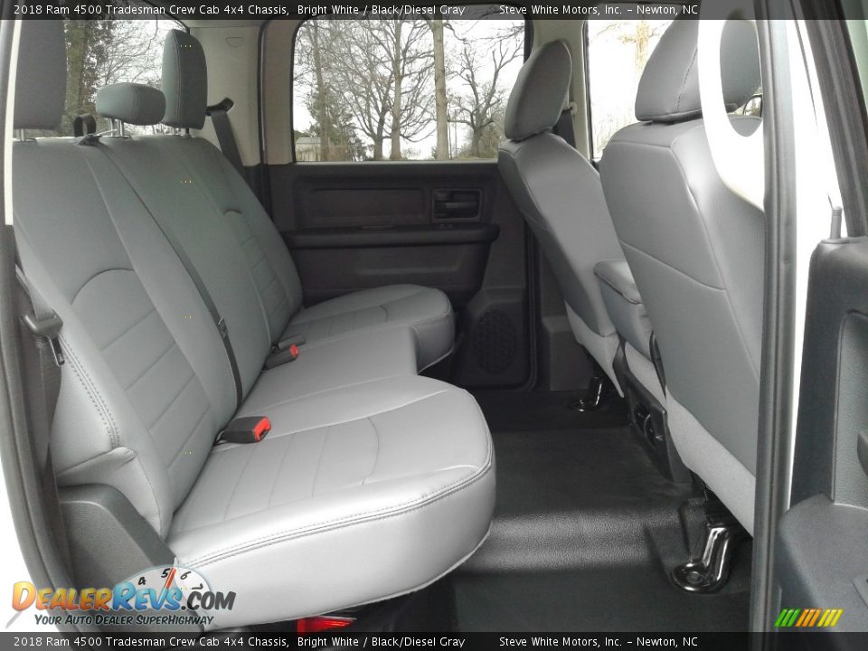 2018 Ram 4500 Tradesman Crew Cab 4x4 Chassis Bright White / Black/Diesel Gray Photo #15