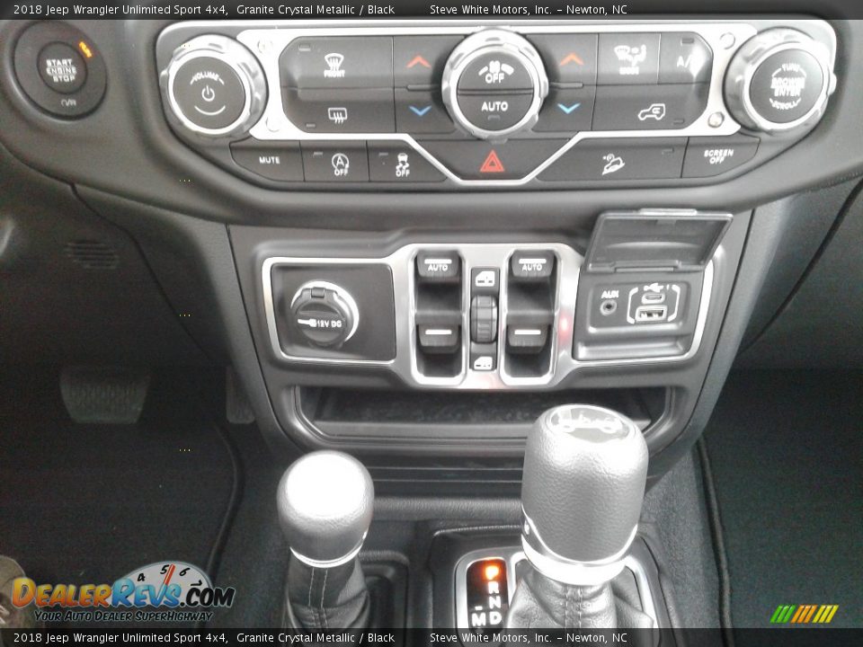 2018 Jeep Wrangler Unlimited Sport 4x4 Granite Crystal Metallic / Black Photo #25