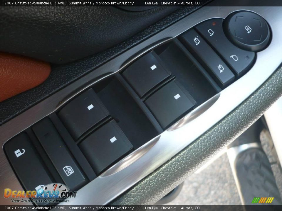 2007 Chevrolet Avalanche LTZ 4WD Summit White / Morocco Brown/Ebony Photo #8