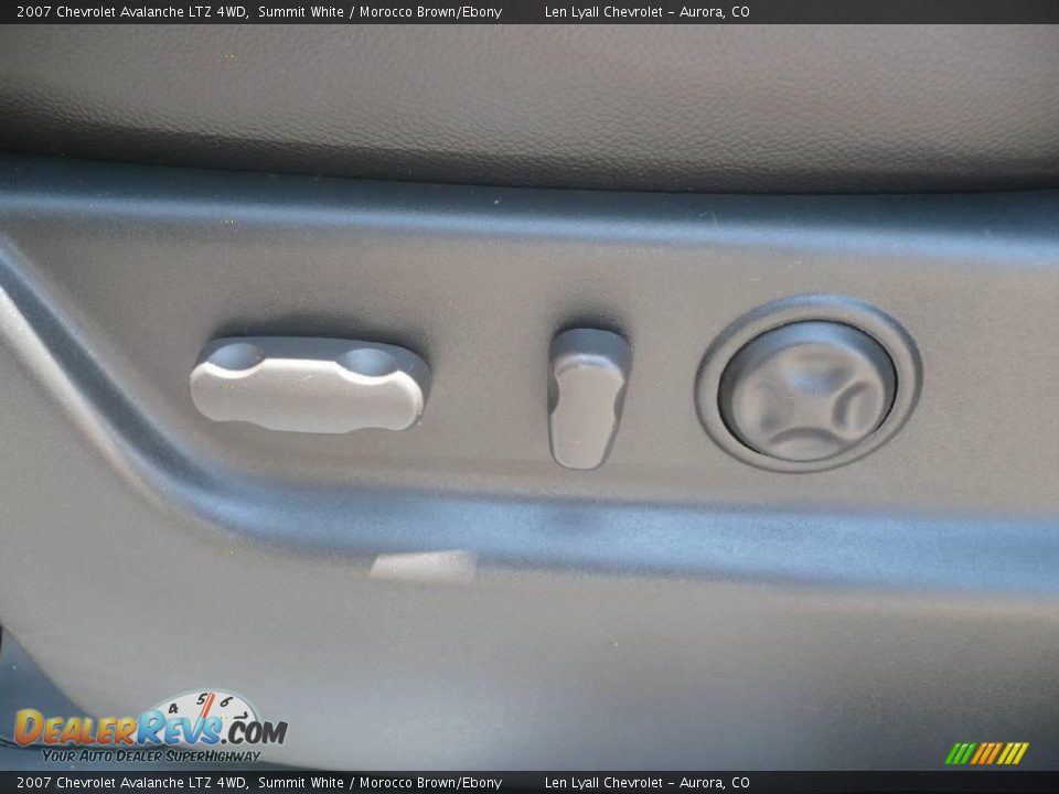 2007 Chevrolet Avalanche LTZ 4WD Summit White / Morocco Brown/Ebony Photo #27